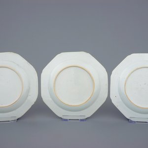 A set of six octagonal Chinese famille rose plates with cranes, 18th C. — 照片 3