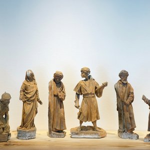 A set of six plaster figures from the retable of Caux, 19/20th C., Bruges — photo 1