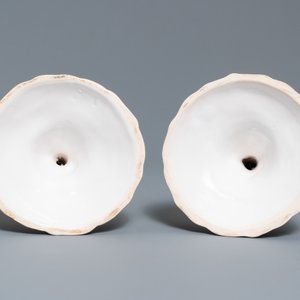 A set of six white Delftware candlesticks, France, 18th C. — 照片 18