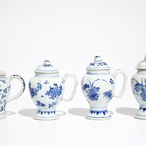 A set of three Chinese blue and white Hatcher cargo type mustard jars and covers, Transitional period — photo 2