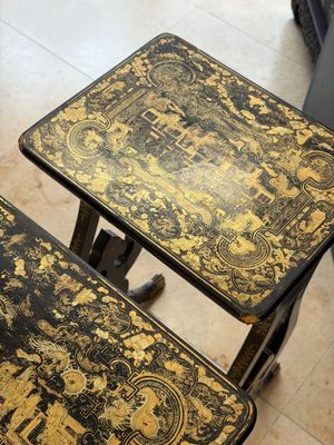 A set of three Chinese Canton gilt-lacquered nesting tables with narrative design, 19th C. — photo 13