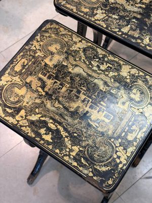 A set of three Chinese Canton gilt-lacquered nesting tables with narrative design, 19th C. — photo 2