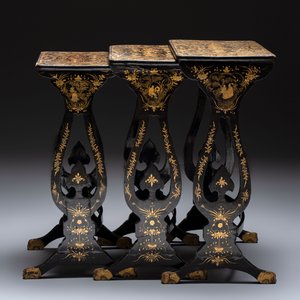 A set of three Chinese Canton gilt-lacquered nesting tables with narrative design, 19th C. — photo 6