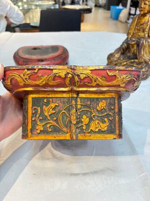 A set of three Chinese or Vietnamese gilt-lacquered wooden sculptures of Buddha, 18/19th C. — photo 15