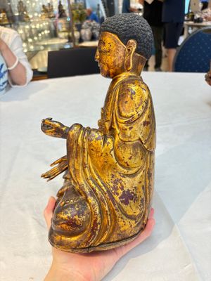 A set of three Chinese or Vietnamese gilt-lacquered wooden sculptures of Buddha, 18/19th C. — photo 3