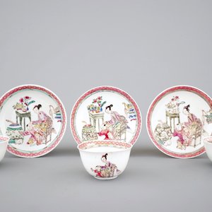 A set of three fine Chinese semi-eggshell famille rose cups and saucers, Yongzheng, 1722-1735 — 照片 1