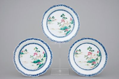 A set of three lobed Chinese famille rose dishes, Qianlong, 18th C.