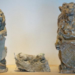 A set of three plaster casts of lions, 19/20th C., Bruges — 照片 1