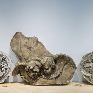 A set of three plaster casts of winged cherubs, 19/20th C., Bruges — photo 1