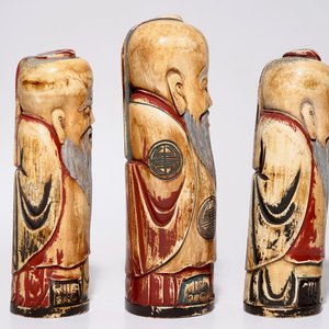 A set of three polychrome Chinese carved ivory figures of Shoulao, early 20th C. — photo 3