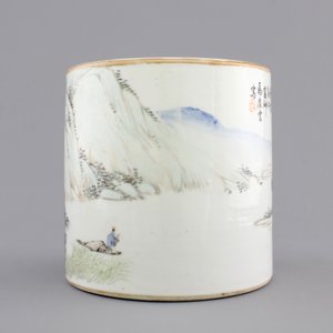A signed Chinese Qianjiang porcelain brush pot with a landscape all over, early 20th C. — 照片 3