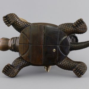 A signed Japanese carved ivory and wood figure of an immortal seated on a turtle, 19th C. — photo 7