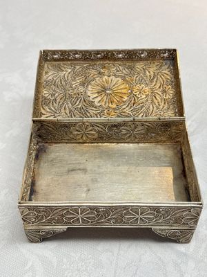 A silver inscribed filigree casket, probably Dutch East Indies, 19/20th C. — photo 2