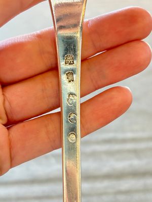 A silver ladle, marked Pieter de Thieu, Bruges, dated (17)77 — photo 5