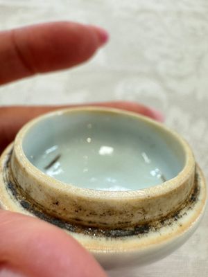 A silver-mounted Chinese blue and white tea caddy and cover, artemisia leaf mark, Kangxi — foto 14
