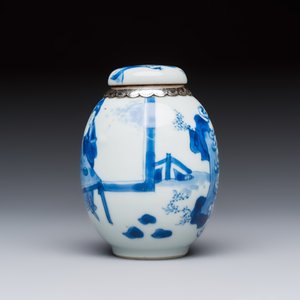 A silver-mounted Chinese blue and white tea caddy and cover, artemisia leaf mark, Kangxi — foto 2