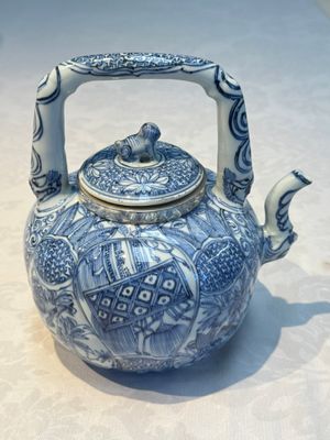 A silver-mounted Chinese blue and white wine pot, Wanli — photo 3