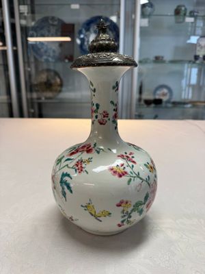 A silver-mounted Chinese famille rose kendi with floral design, Qianlong — foto 10