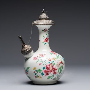 A silver-mounted Chinese famille rose kendi with floral design, Qianlong — foto 9