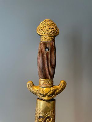 A silver plated dagger and four swords, China, Burma and Indonesia, 18/19th C. — foto 21