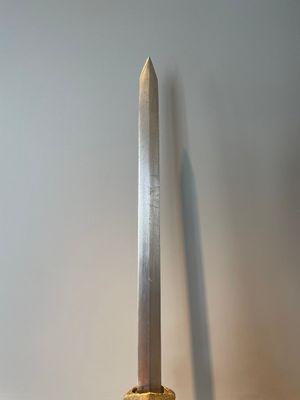 A silver plated dagger and four swords, China, Burma and Indonesia, 18/19th C. — foto 38