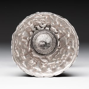 A silver repoussé goblet, Iran, 20th C. — foto 6