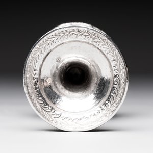A silver repoussé goblet, Iran, 20th C. — foto 7