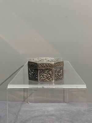 A silver tazza, four boxes and a large spoon, China and Thailand 19/20th C. — 照片 13