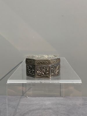 A silver tazza, four boxes and a large spoon, China and Thailand 19/20th C. — 照片 14