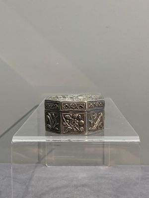 A silver tazza, four boxes and a large spoon, China and Thailand 19/20th C. — 照片 15