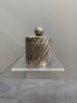A silver tazza, four boxes and a large spoon, China and Thailand 19/20th C. — 照片 7