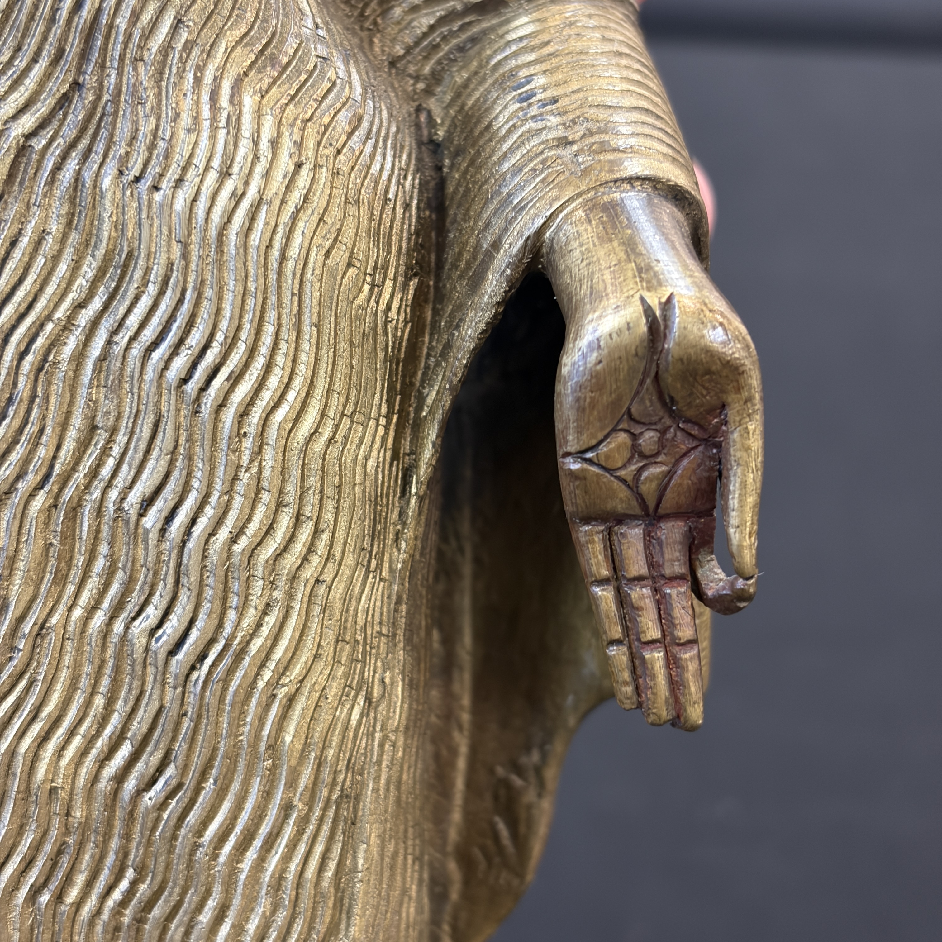 A Sinhalese gilt-copper-alloy figure of Buddha Shakyamuni — 照片 9