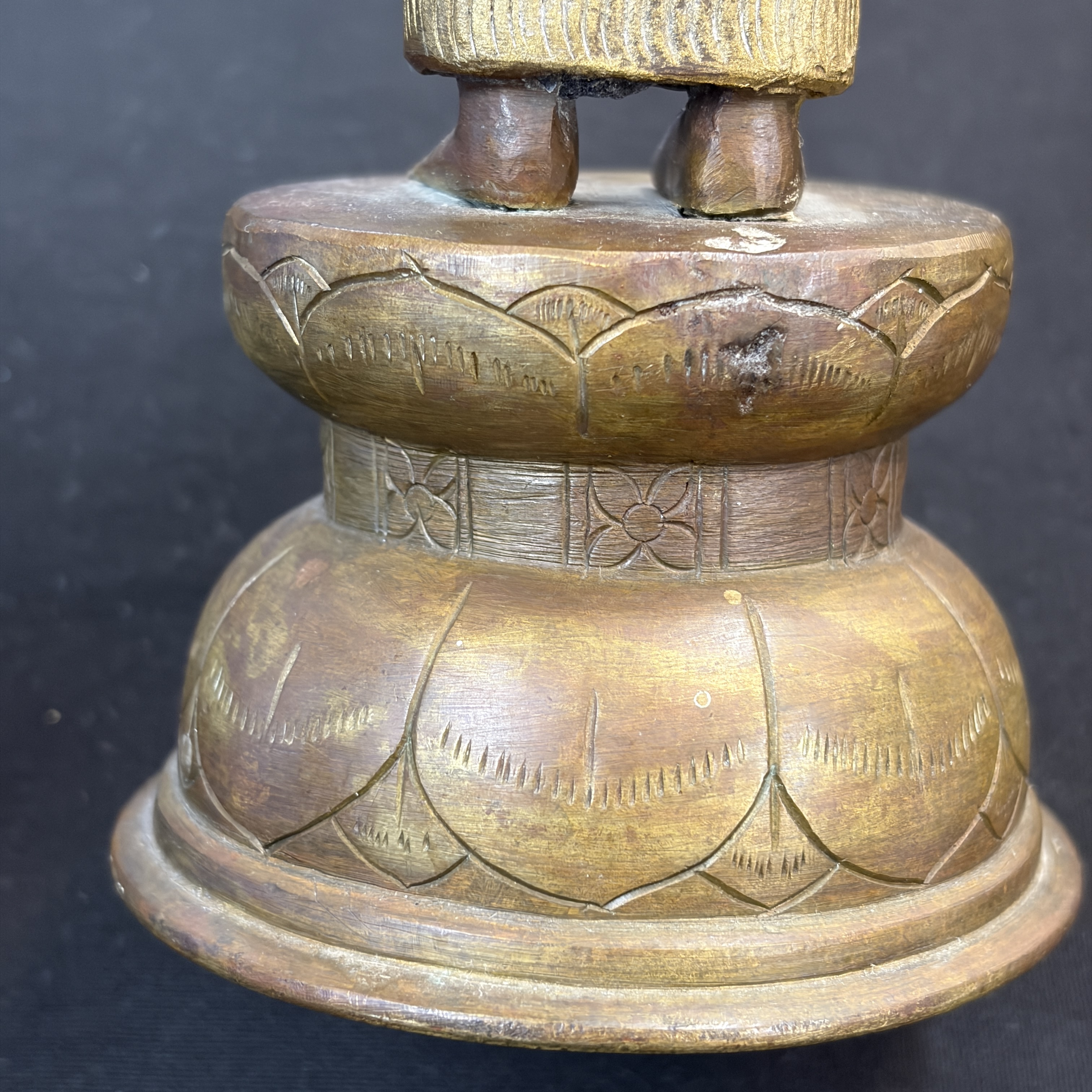 A Sinhalese gilt-copper-alloy figure of Buddha Shakyamuni — 照片 22
