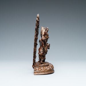 A Sino-Tibetan bronze figure of Vajrapani, 17/18th C. — photo 4