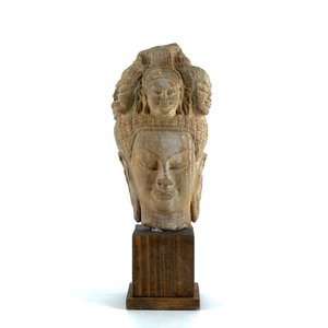 A Sino-Tibetan carved stone head of Avalokiteshvara — photo 2