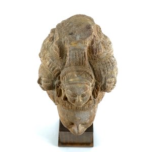 A Sino-Tibetan carved stone head of Avalokiteshvara — photo 6