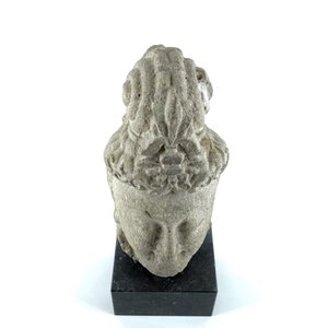 A Sino-Tibetan carved stone head of Guanyin — photo 6