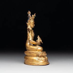 A Sino-Tibetan coral and turquoise-inlaid gilt-bronze Buddha Amitayus, 18th C. — photo 3