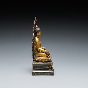 A Sino-Tibetan gilt and silvered copper alloy Medicine Buddha or Bhaishajyaguru, 19th C. — 照片 2