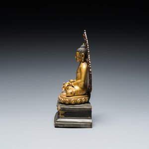 A Sino-Tibetan gilt and silvered copper alloy Medicine Buddha or Bhaishajyaguru, 19th C. — 照片 4