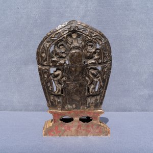 A Sino-Tibetan gilt bronze and copper repoussé figure of Buddha, 17/18th C. — 照片 31