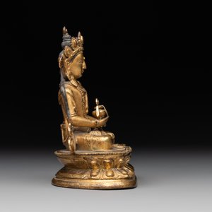 A Sino-Tibetan gilt bronze Buddha Amitayus, 18th C. — photo 2