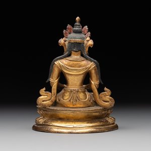 A Sino-Tibetan gilt bronze Buddha Amitayus, 18th C. — photo 3