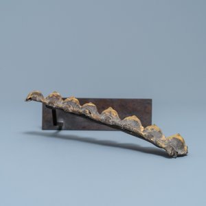 A Sino-Tibetan gilt bronze 'Buddha head' buckle fragment, 17/18th C. — 照片 6