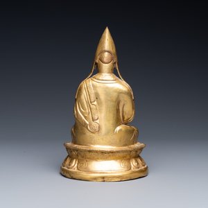 A Sino-Tibetan gilt bronze figure of a lamaic official or dignitary, probably 16th C. — 照片 4