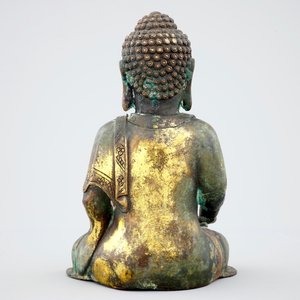 A Sino-Tibetan gilt bronze figure of a seated Buddha, 19th C. — 照片 3