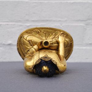 A Sino-Tibetan gilt bronze figure of Buddha Shakyamuni, 17/18th C. — 照片 29