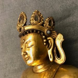 A Sino-Tibetan gilt bronze figure of Buddha Shakyamuni, 17/18th C. — 照片 8