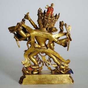 A Sino-Tibetan gilt bronze figure of Chakrasamvara, 17/18th C. — photo 13