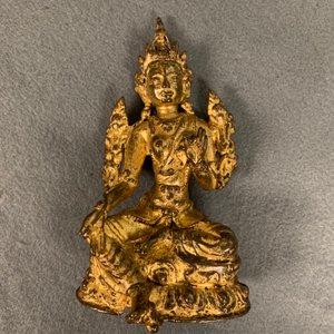 A Sino-Tibetan gilt bronze figure of Green Tara, 17/18th C. — 照片 13